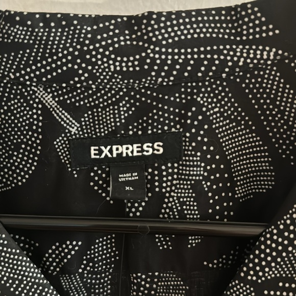 Express Men’s Button Down - Black w/ Pattern - Brand New - Short Sleeve - XL - Picture 3 of 6